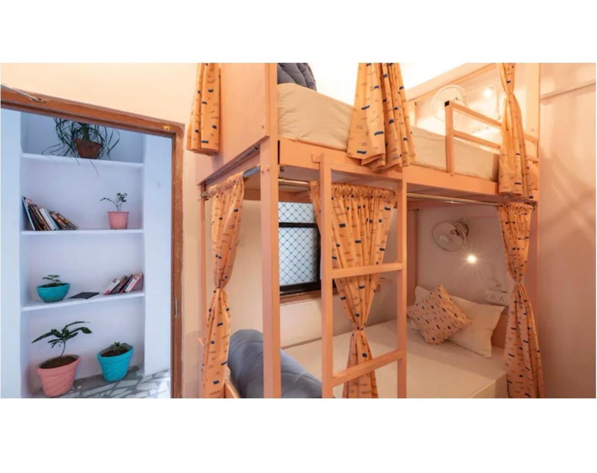 Unplanned Hostel Udaipur Ngoại thất bức ảnh
